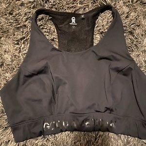 Good American sports bra!